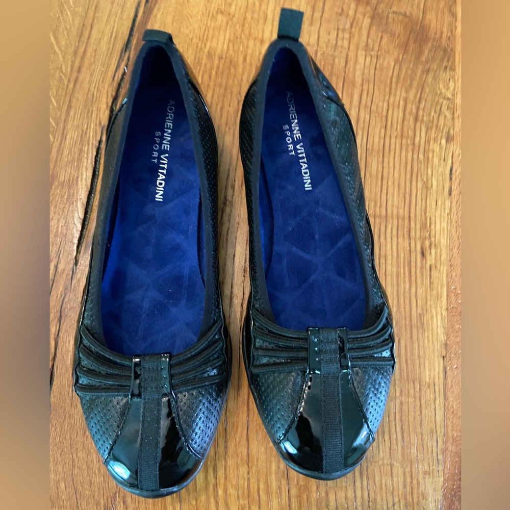 Adrienne Vittadini Black Ballet Flats w/ Lots of Detail, Style & Comfort, Sz 7.5